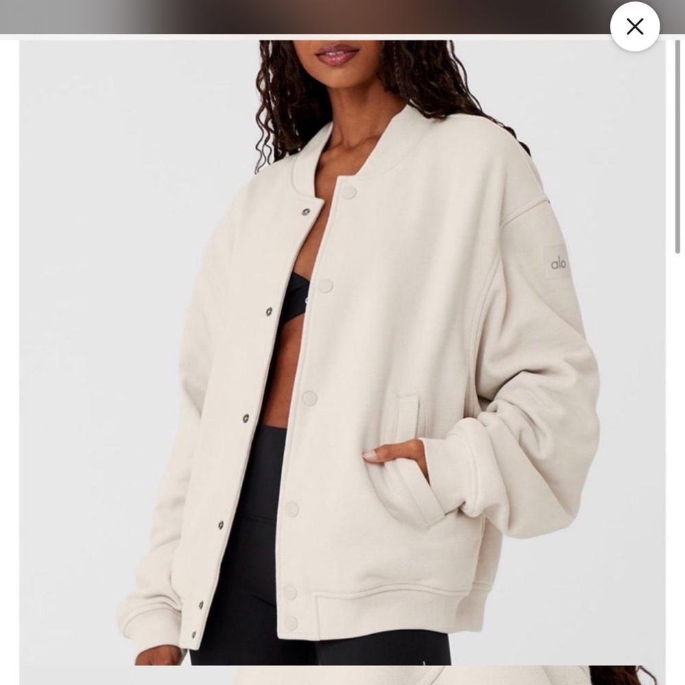 🔥ALO Yoga Women's Varsity Bomber Jacket in Cream W/ ALO patch size Medium? EUC!!
